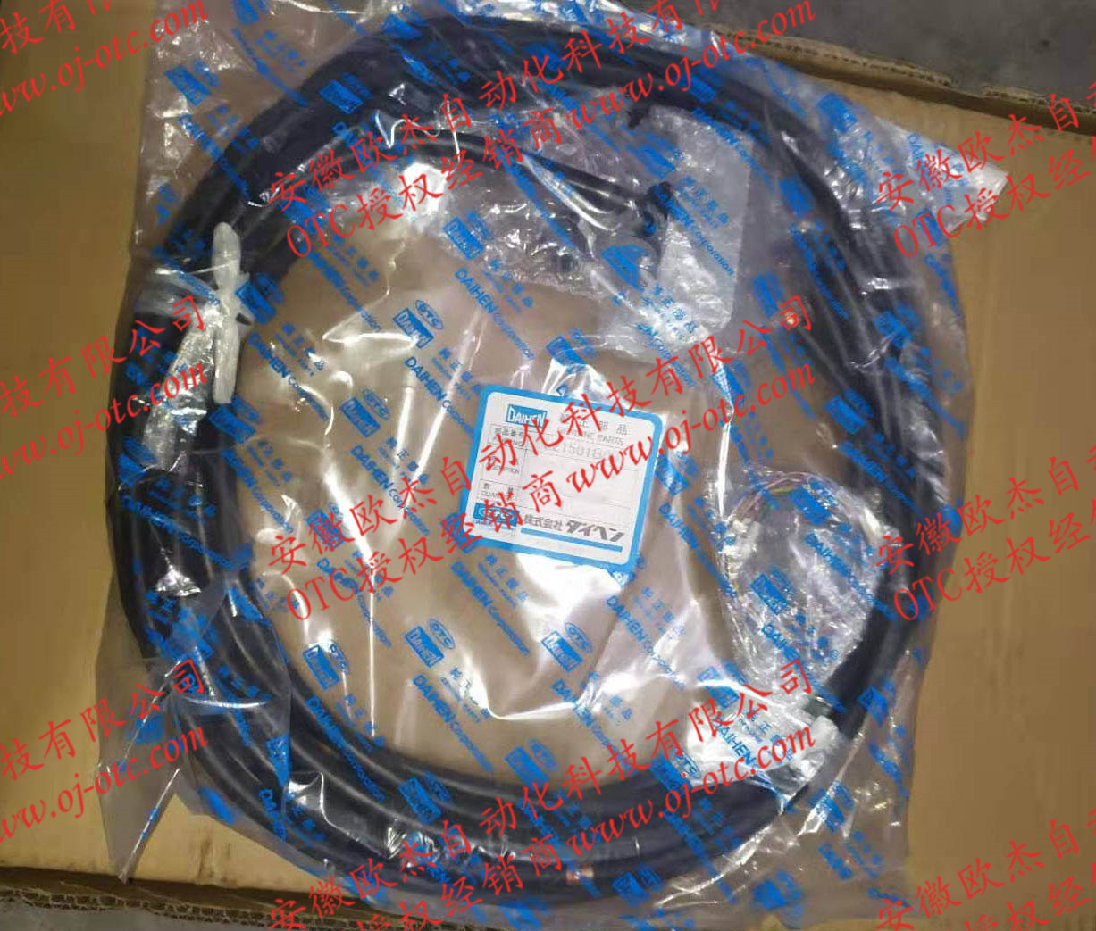 OTC機(jī)器人FD示教器8米電纜L21501B00 OTC機(jī)器人FD示教器8米電纜L21501B00